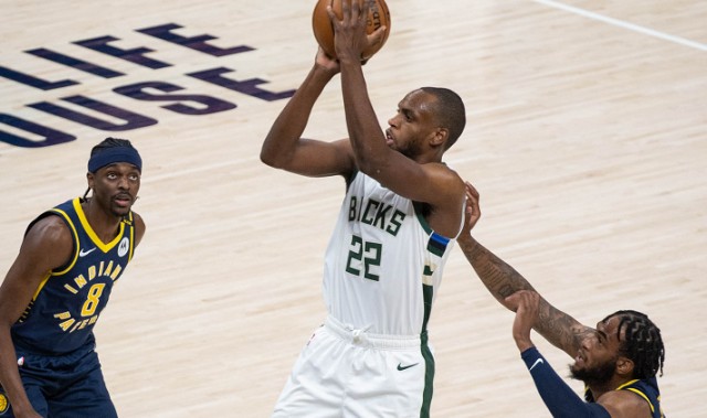  小萨博尼斯20+15+10步行者胜局  