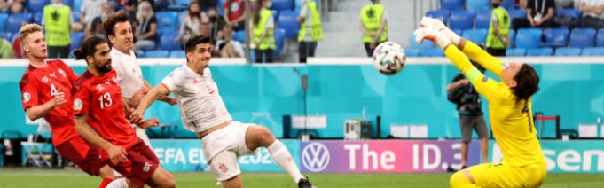  雷恩门神，连续扑点成球队救世主  