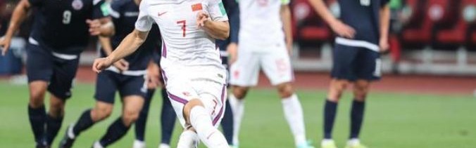  梅斯德比战万人空巷激情四射  