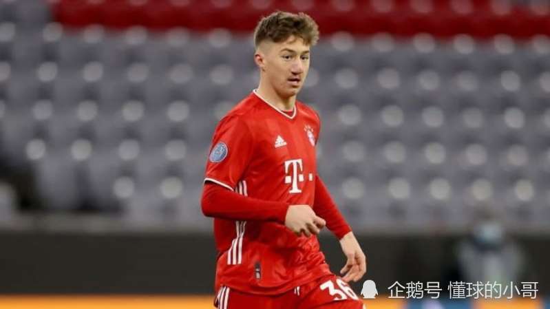  拜仁青训小将穆西亚拉当选月度最佳新秀  