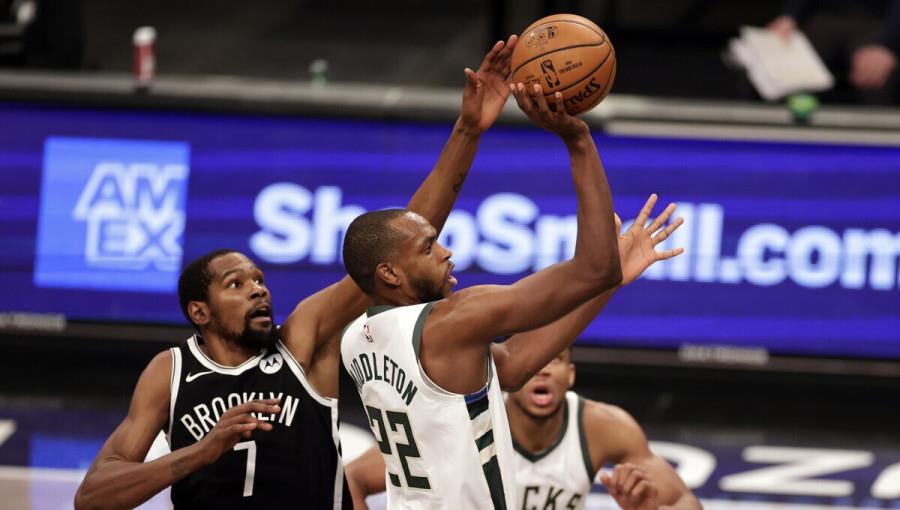  门兴格拉德巴赫逆风翻盘斩强敌  